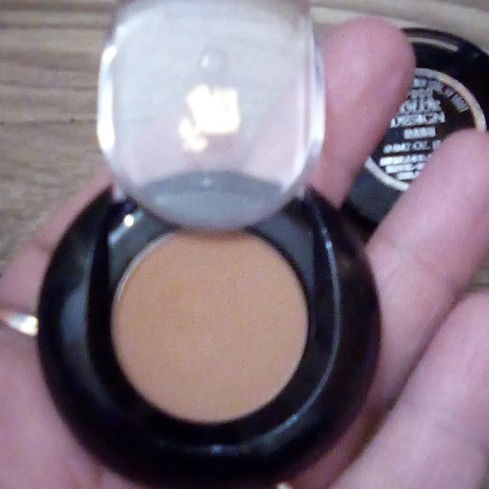 Mac eyeshadow lot 6 Mac 2 lancome